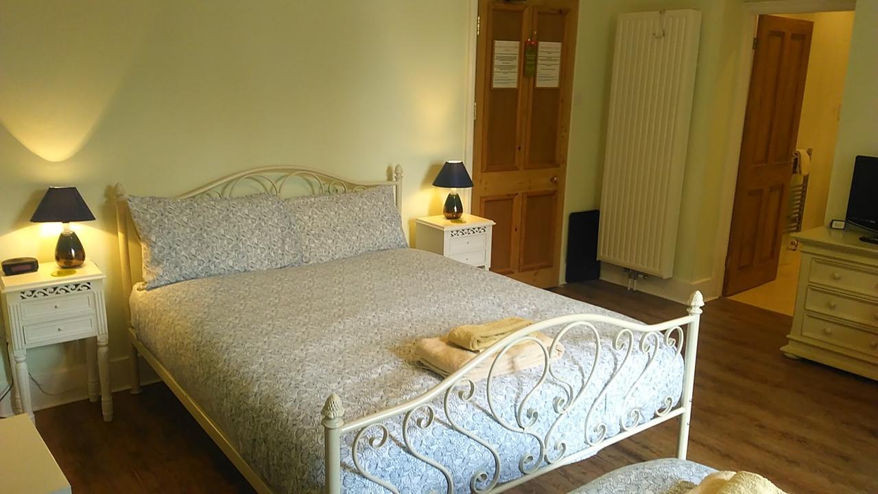 Bed and Breakfast Trimnells House à Chippenham  Extérieur photo